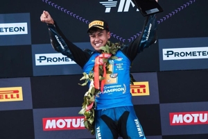 Foto-Foto Selebrasi Aldi Satya Mahendra Saat Kunci Gelar Dunia WorldSSP300 2024 di Jerez, Bikin Bangga Indonesia!