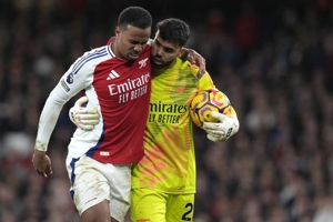 Duh, Gabriel Magalhaes dan Jurrien Timber Cedera Saat Arsenal Ditahan Imbang Liverpool