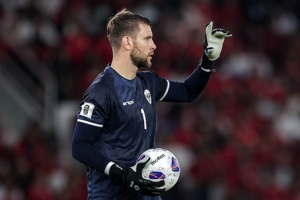 Maarten Paes dan Zion Suzuki