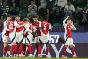 Pesaing Lain Masih Tertinggal