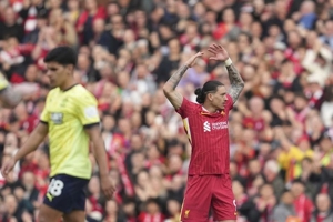 Watkins Pengganti Nunez