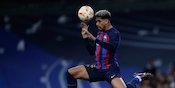 Barcelona dan Hansi Flick Beda Pendapat Rencana Soal Penjualan Ronald Araujo